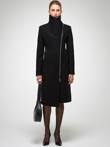 V S P Winter coat 'Vilma' in Black: front