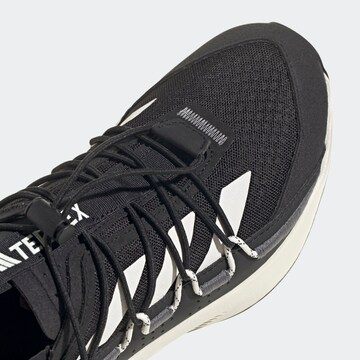 Chaussure basse 'Voyager 21' ADIDAS TERREX en noir