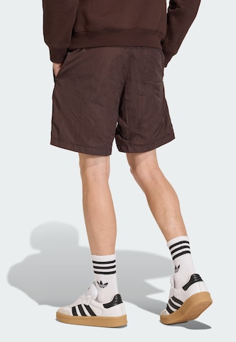 Loosefit Pantalon 'Trefoil Essentials' ADIDAS ORIGINALS en marron