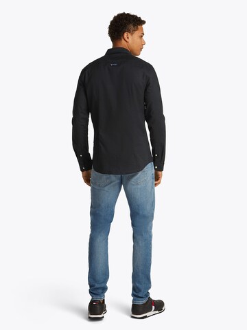 Tommy JeansSlim Fit Košulja - crna boja