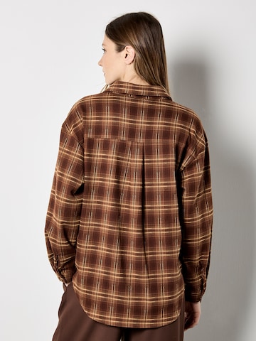 Chemisier ' ' Apricot en marron