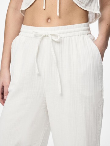 PIECES Loose fit Trousers 'Mastina' in White