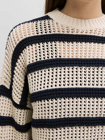 EDITED Sweater 'Xanthia' in Beige