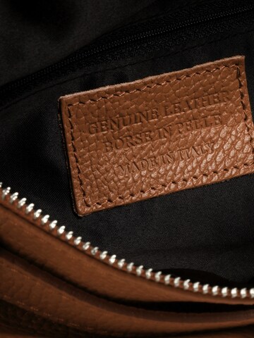 Samantha Look Fanny Pack in Brown
