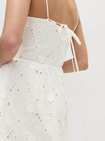 Robe Marks & Spencer en blanc