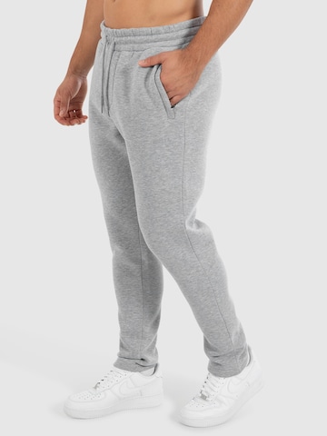 Coupe slim Pantalon 'Evra' Smilodox en gris