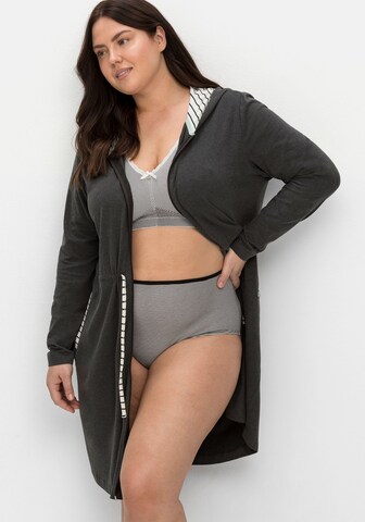 SHEEGO Dressing Gown in Grey