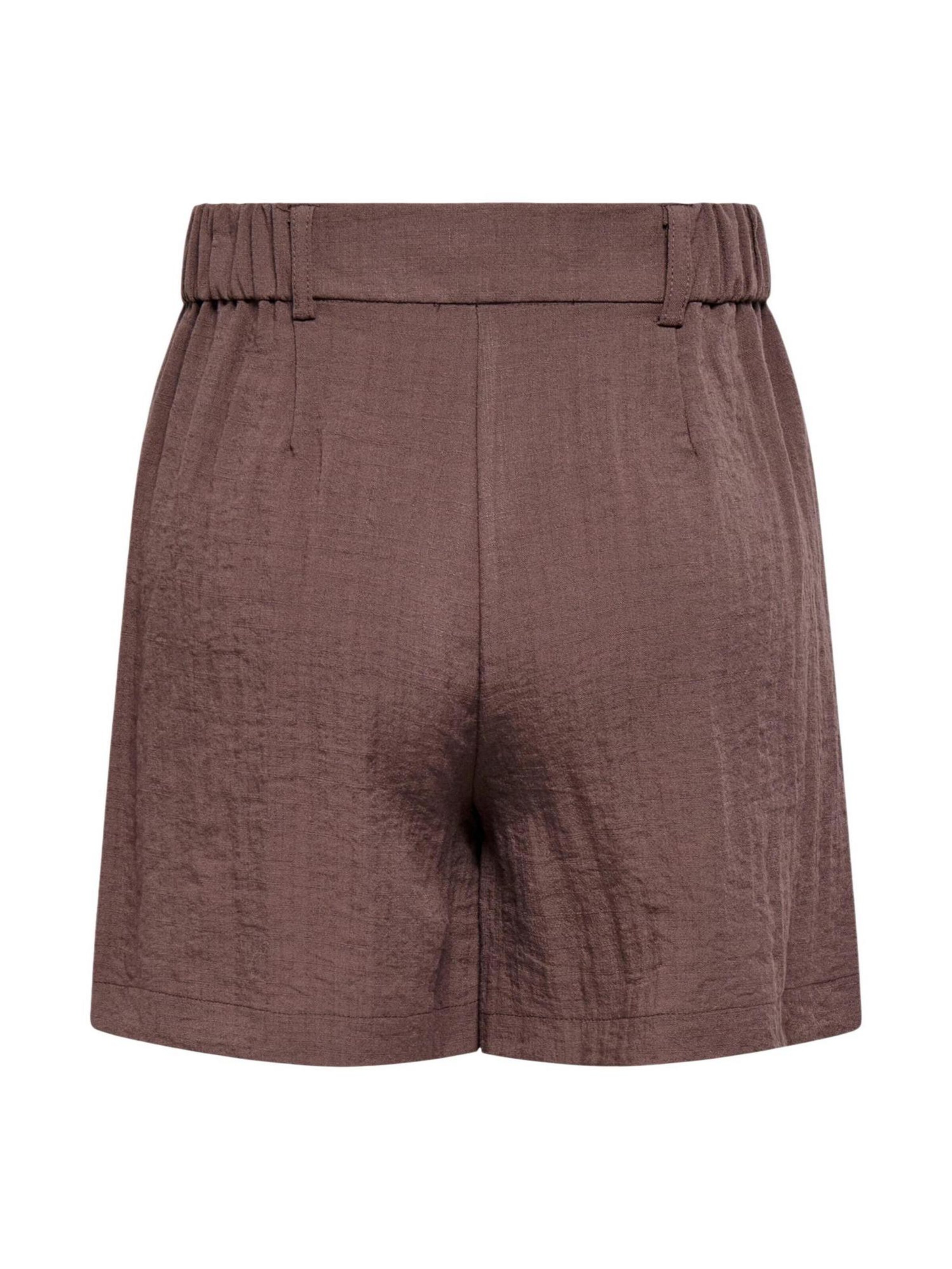 regular Pantaloni 'Onlita Hw Linen Look Shorts Tlr 15370279' di ONLY in marrone
