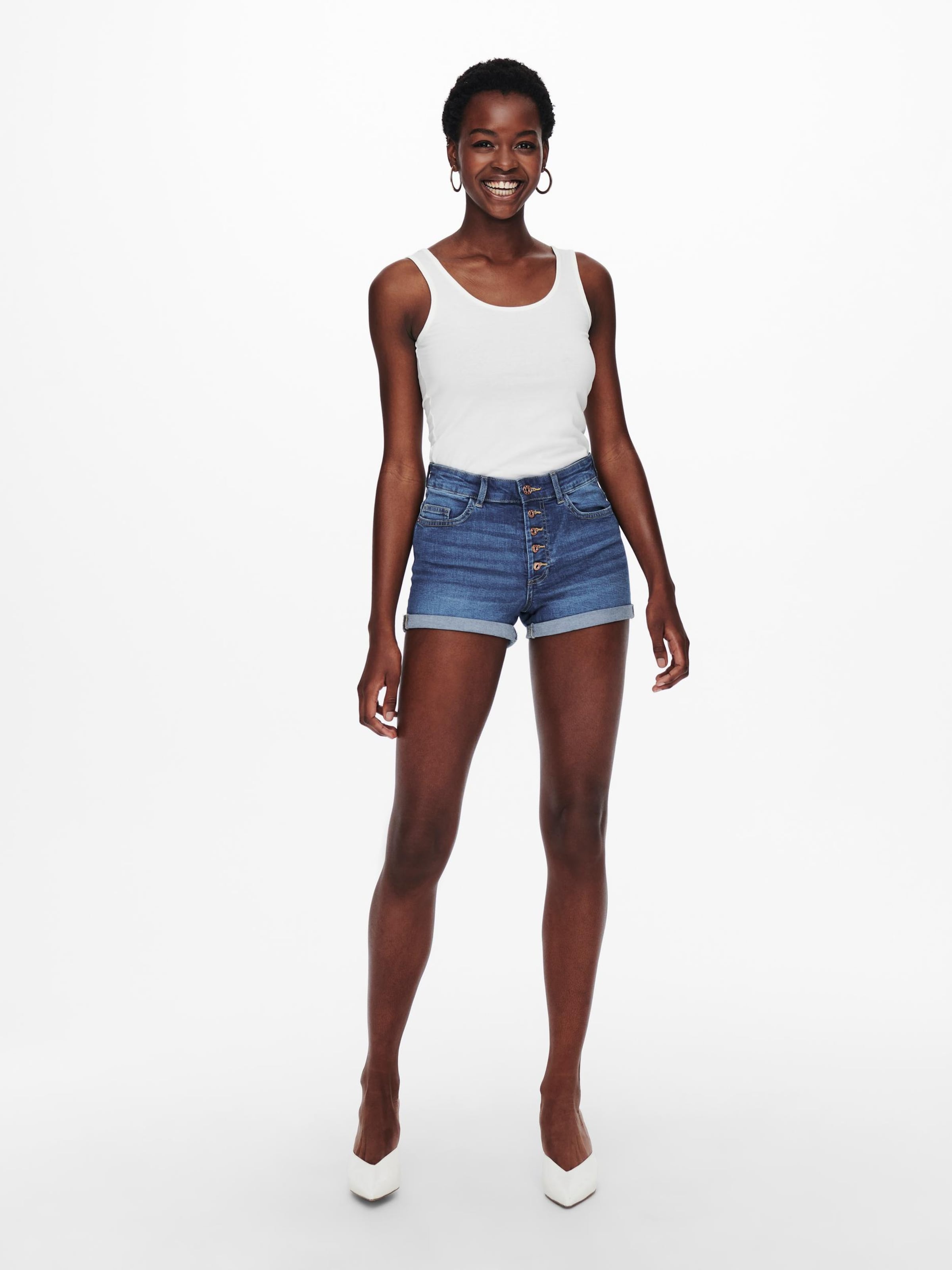 ONLY Regular Shorts Hush in Blau ABOUT YOU
