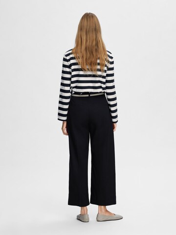 Wide leg Pantaloni cu dungă 'Merla' de la SELECTED FEMME pe albastru