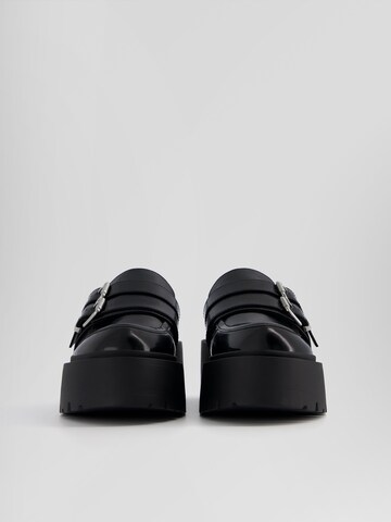 Bershka Loafer värissä musta