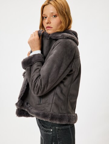 Koton Jacke in Grau