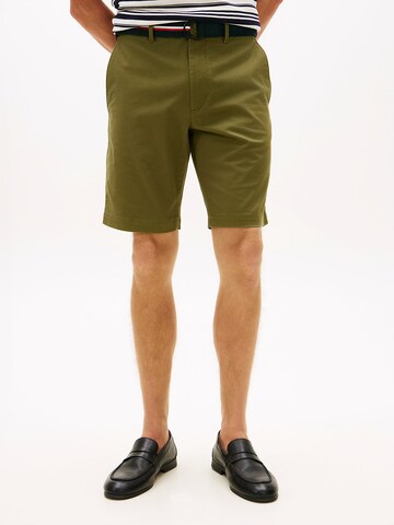 TOMMY HILFIGER Regular Chino in Groen: voorkant