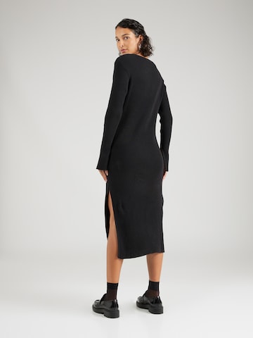 NU-IN Úpletové šaty – černá
