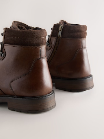 Next - Botas con cordones en marrón