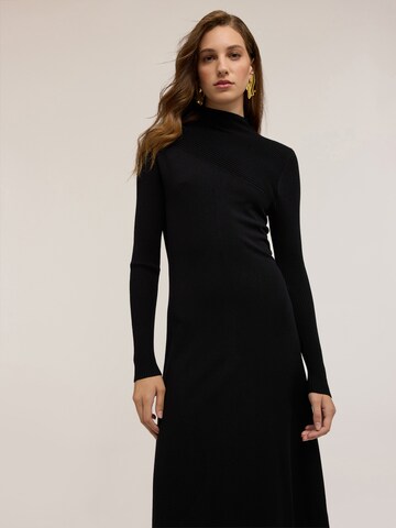 Robe MOTIVI en noir
