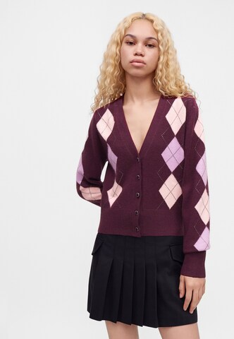 GUESS Πλεκτή ζακέτα 'GRACIE ARGYLE' σε κόκκινο