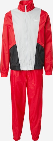 Nike Sportswear Костюм для бега 'CLUB' в Красный: спереди