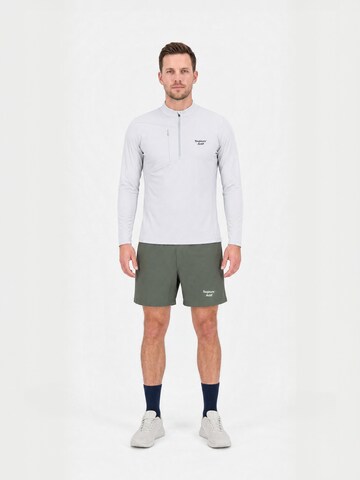 Toujours Actif Regular Shorts ' Vitesse ' in Grün: Vorderseite
