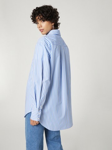 A LOT LESS Blouse 'Sissy' in Blauw