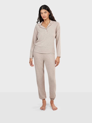 Gisela - Pijama en beige: frente