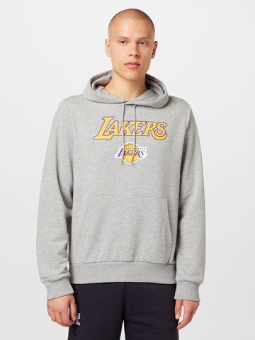 NEW ERA - Sweatshirt 'NBA' em cinzento: frente