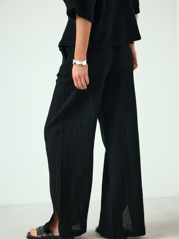 Next Wide leg Trousers in Black