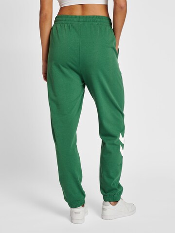 Tapered Pantaloni sportivi di Hummel in verde