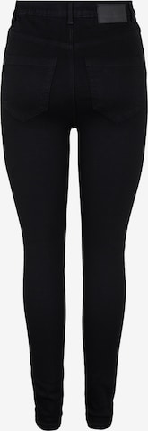 PIECES Skinny Jeans in Schwarz