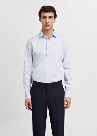 MANGO MAN Regular Fit Hemd 'EMERITOL' in Blau: Vorderseite