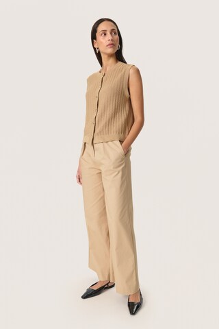 SOAKED IN LUXURY Knitted vest 'Susanna' in Beige
