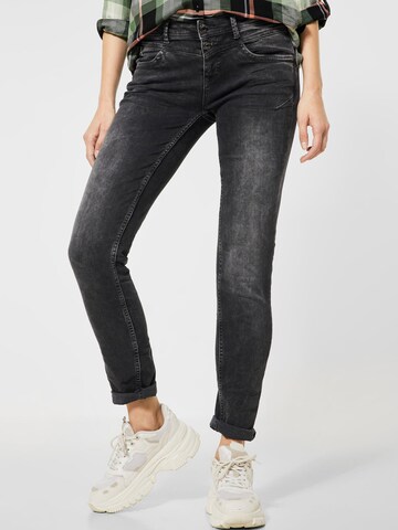 STREET ONE Slimfit Jeans in Zwart: voorkant
