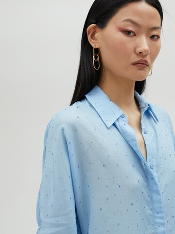 Camicia da donna di Lola Casademunt in blu