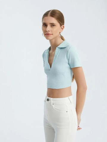 Hiccup Top 'Crop Top' | modra barva: sprednja stran