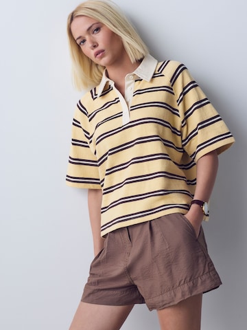 T-shirt Next en jaune : devant