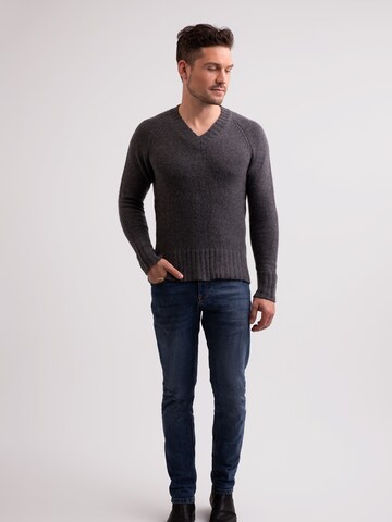Pullover di CASH-MERE.CH in grigio