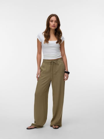 VERO MODA Regular Trousers in Green: front