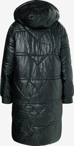 TUFFSKULL Winter Coat in Black