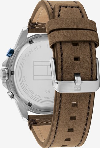 TOMMY HILFIGER Analog Watch in Brown