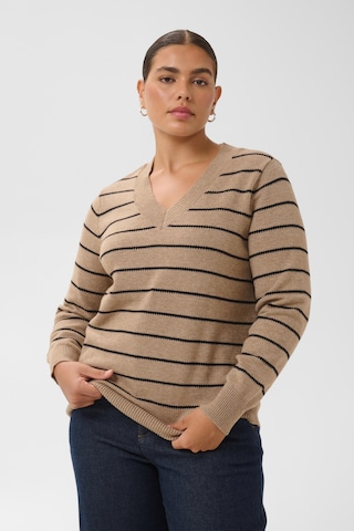 Pull-over 'Ariella' KAFFE CURVE en beige : devant