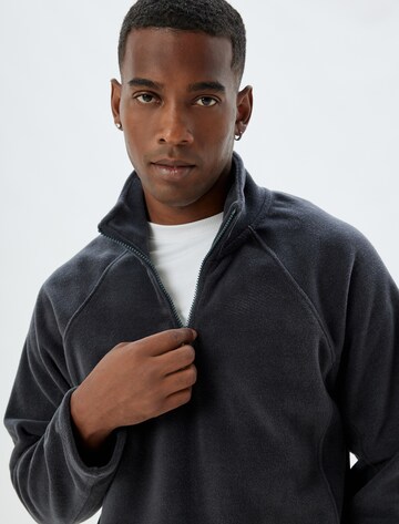 Koton Sweatshirt in Grau
