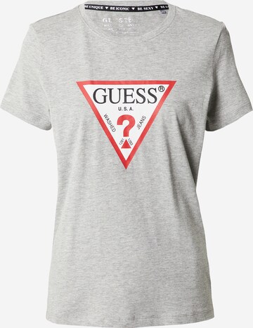 Tricou de la GUESS pe gri: față