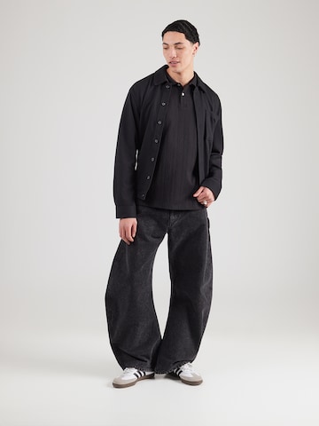 GUESS T-shirt i svart