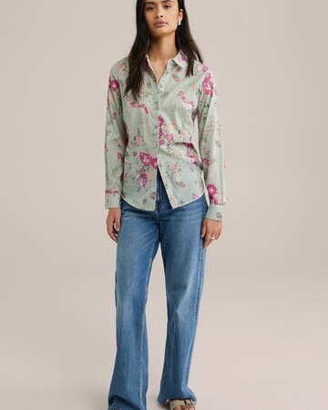 WE Fashion Blouse in Green