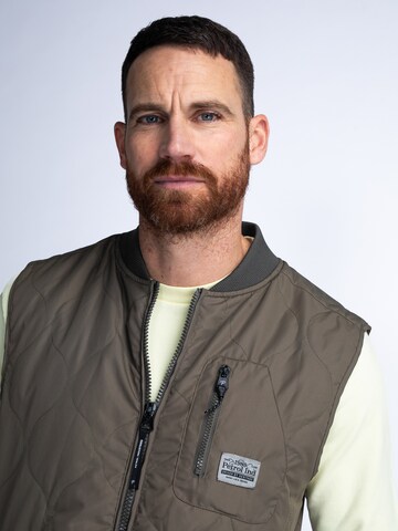 Petrol Industries Vest 'Baja' in Brown
