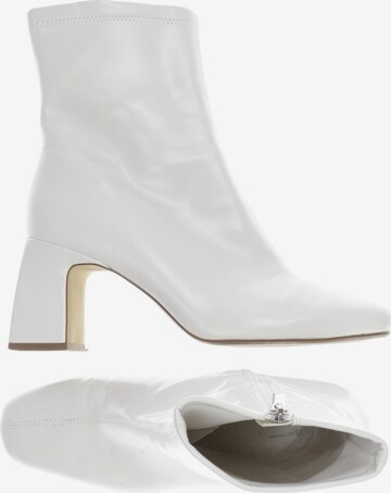 Bershka Dress Boots in 41 in White: front