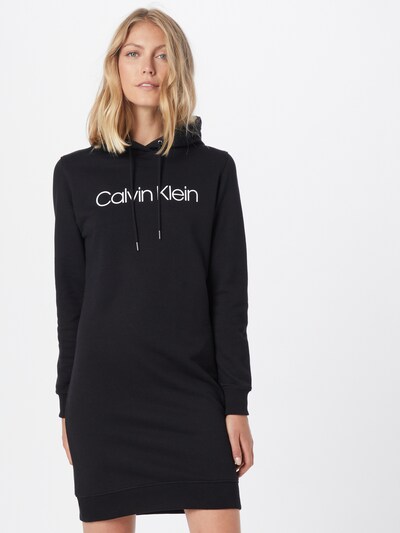 Rochie Calvin Klein pe negru / alb, Vizualizare model
