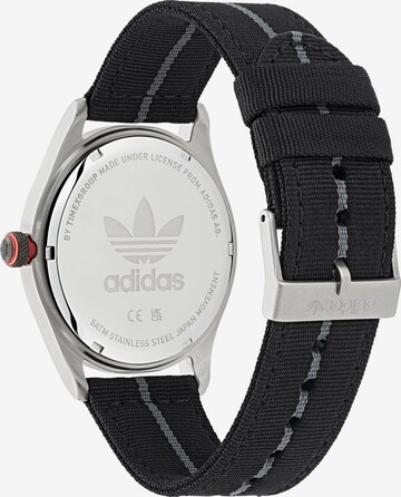 ADIDAS ORIGINALS Analoguhr in Schwarz