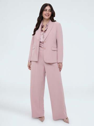 Wide leg Pantaloni di Fiorella Rubino in rosa: frontale