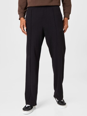 WEEKDAY Regular Pants in Black: front